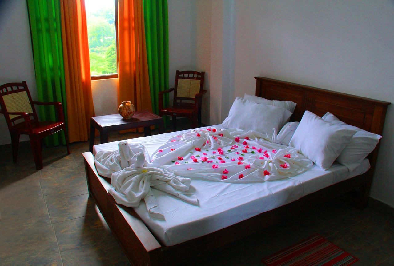 Heaven Gates Holiday Resort Ampitiya Ngoại thất bức ảnh